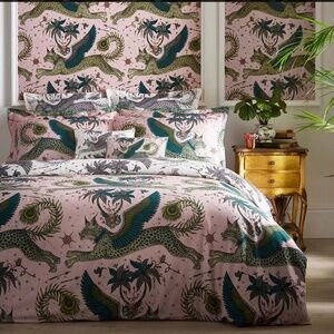 Emma J Shipley- Lynx Bedding Set FULL, reversible Blush/White